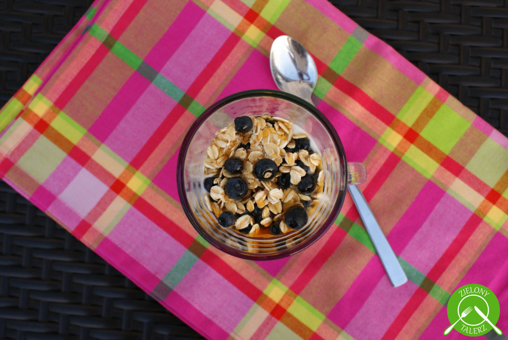 Jogurt naturalny z wanilią i miodem