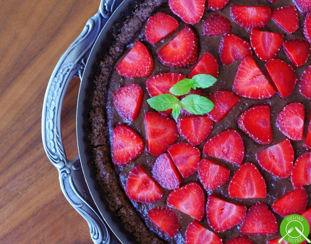 tarta czekoladowa z truskawkami